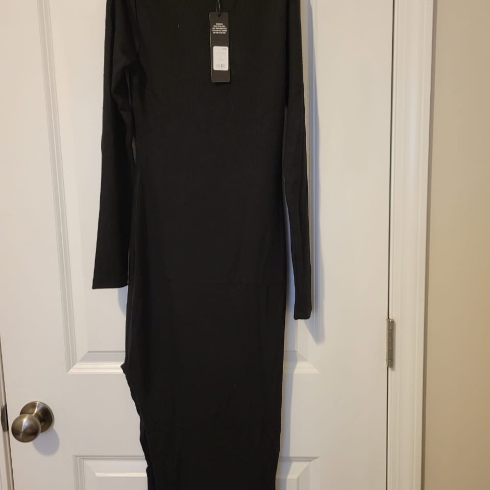 Fashion Nova Long Sleeve Midi Dress - 👗 Black